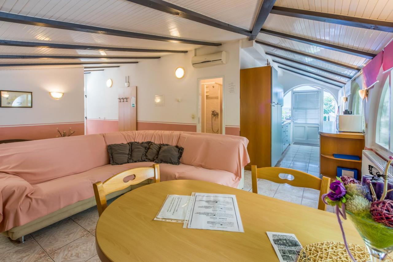 Apartmani Visnja Crikvenica Exterior photo